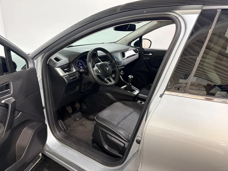 Renault Captur 90PK TCe Techno | 1e eigenaar | Schuif-Kantel Dak | Camera | Navigatie | Apple Carplay/Android Auto | Parkeersensoren | Trekhaak | Climate Control | Lichtmetalen Velgen | Full LED |