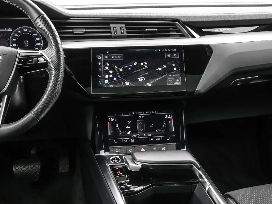 Audi e-tron 55 408pk Quattro S edition 95 kWh · SOH 97% · Panoramadak · Camera · Luchtvering · Elek. Achterklep · 20'' Inch ·
