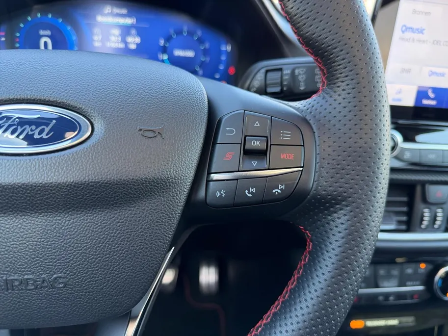 Ford Puma 1.5 EcoBoost ST-X | Dealer onderhouden | 200 pk | Pano dak | Launch control | Parkeersensoren voor en achter | Achteruitrijcamera | Winter pack | BLIS | 19' lichtmetalen velgen | Apple carplay & Android auto | Cruise control | Privacy glas | Bovag garanti