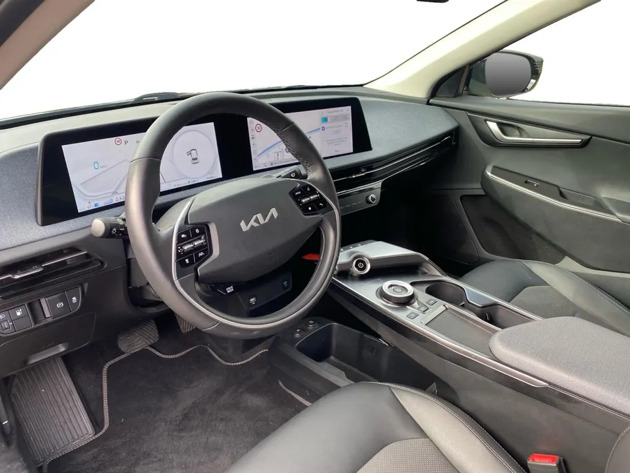Kia EV6 Air 58 kWh | Climate control | Navigatie | Parkeercamera | LM-velgen 19 inch | Adaptive cruise control | Line-assist | Dodehoek detectie |