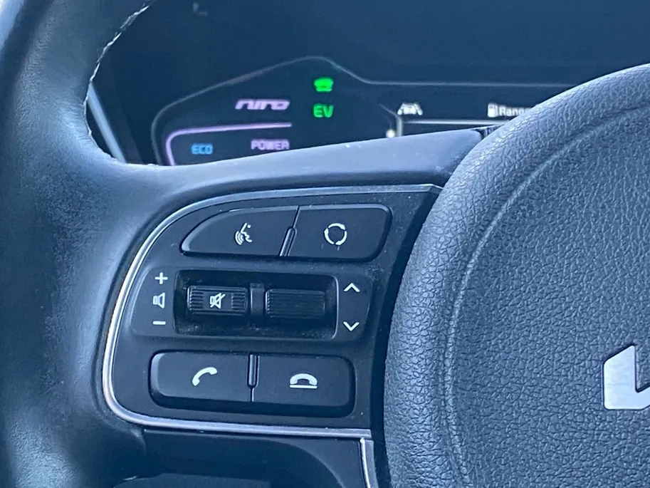 Kia Niro 1.6 GDi PHEV DynamicPlusLine | Climate control | Leder | Stoel,- en stuurverwarming | Keyless | Navigatie | Dodehoek detectie | 16 inch LM-velgen | Parkeercamera |