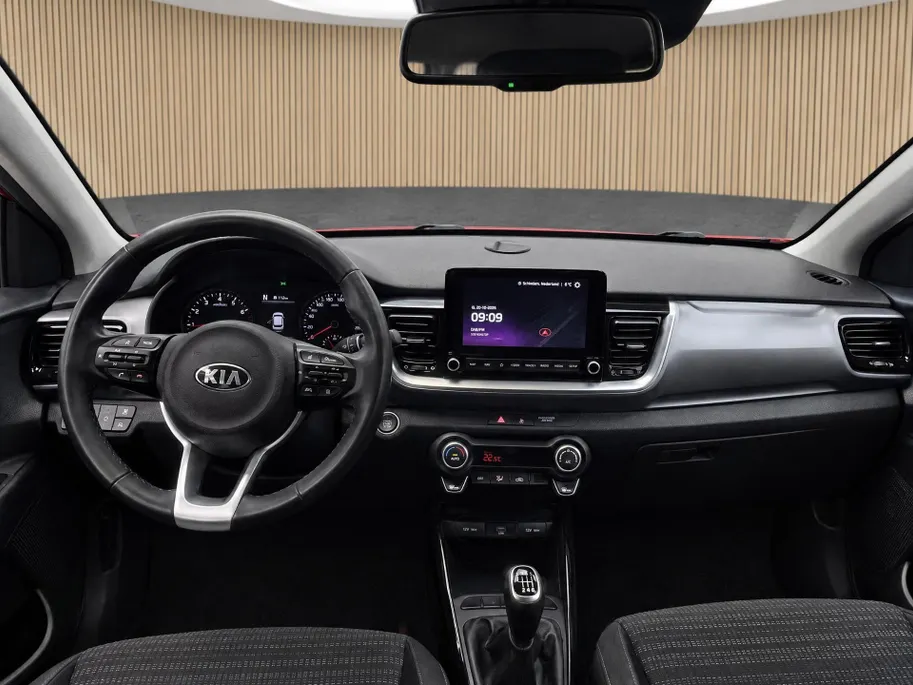 Kia Stonic 1.0 T-GDi MHEV DynamicPlusLine Dealer onderhouden | Trekhaak | Climate control | Navigatie |