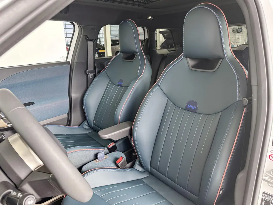 MINI Aceman SE Favoured L 54.2 kWh