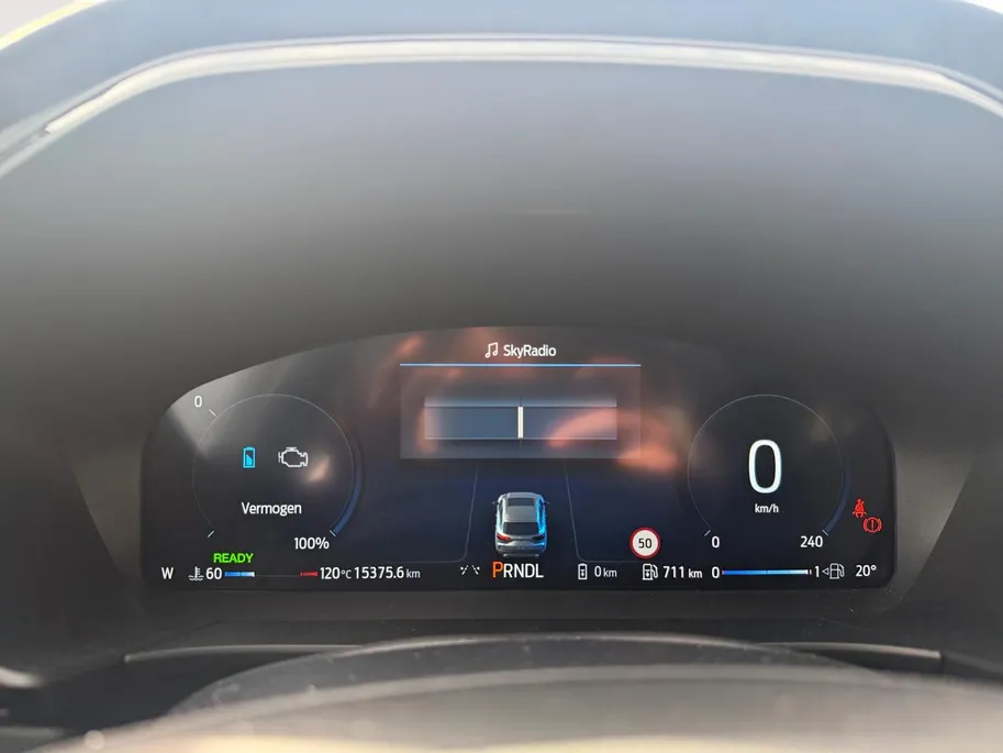 Ford Kuga 2.5 PHEV ST-Line | NL auto | Automaat | Panorama dak | Elektr. trekhaak | Winter pack | Adapt. Cruise control | BLIS | 360 graden camera | Draadloos opladen mobiel | Fabrieksgarantie tot 01-2028 |
