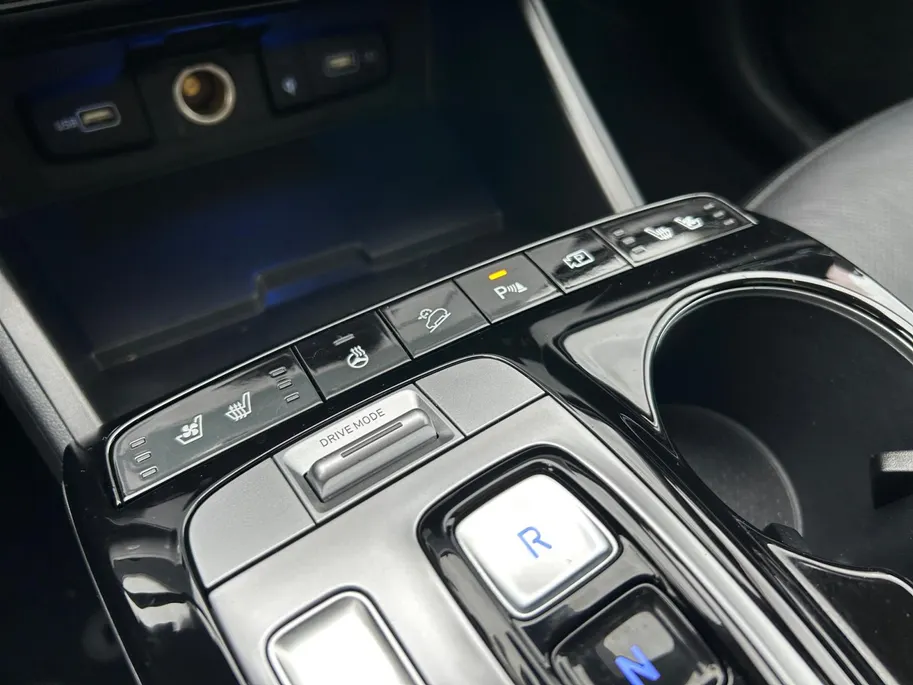 Hyundai Tucson 1.6 T-GDI HEV Premium Sky + Winterbanden! | 1650kg trekgewicht | Navi | 360 Camera | Stoel+ stuurverwarming | Elek. stoelverstelling