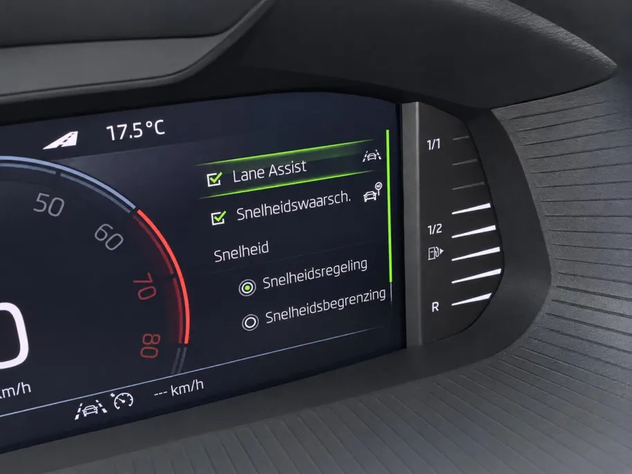 Škoda Scala 1.0TSI/115PK Business Edition · Apple/Android Car Play · Camera + Parkeersensoren · Keyless · Garantie t/m 02-05-2028 of 100000km.