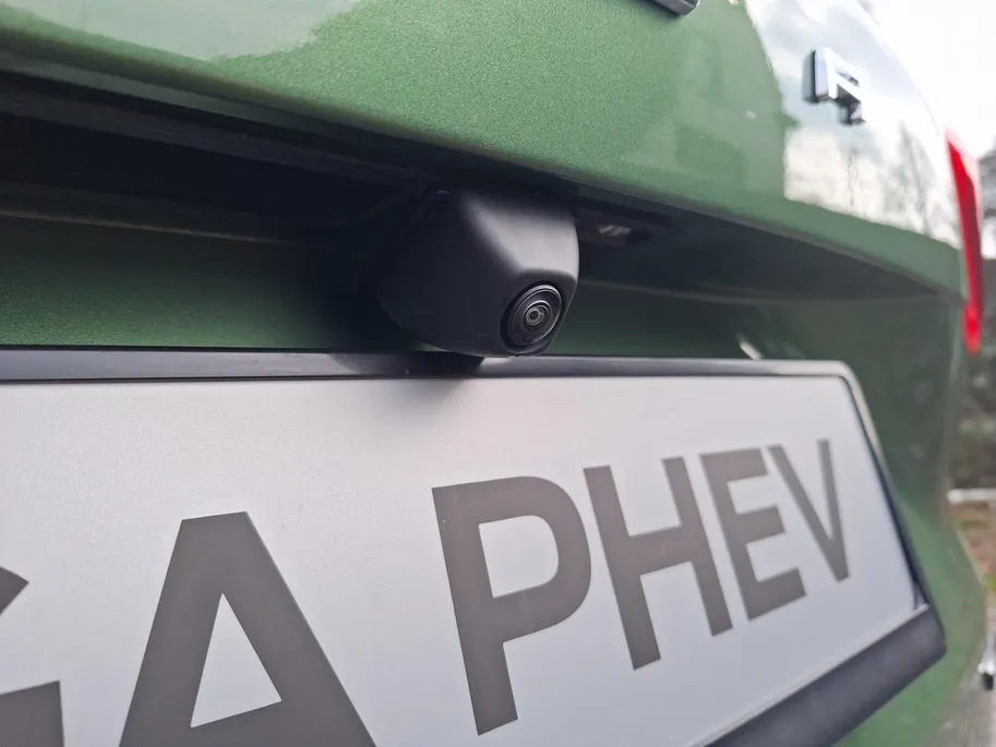 Ford Kuga 2.5 PHEV Titanium | Panoramadak | Camera | Navigatie | Climate Control | Draadloze Apple Carplay&Android Auto | 17' Lichtmetaal | Parkeersensoren |
