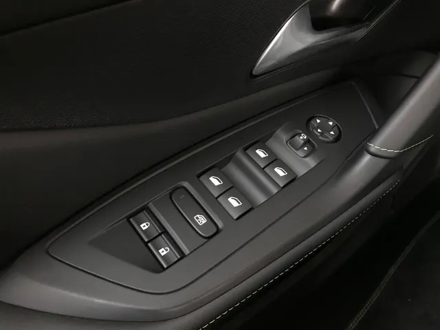 Peugeot 308 SW 1.2 Hybrid 145 e-DCS6 GT