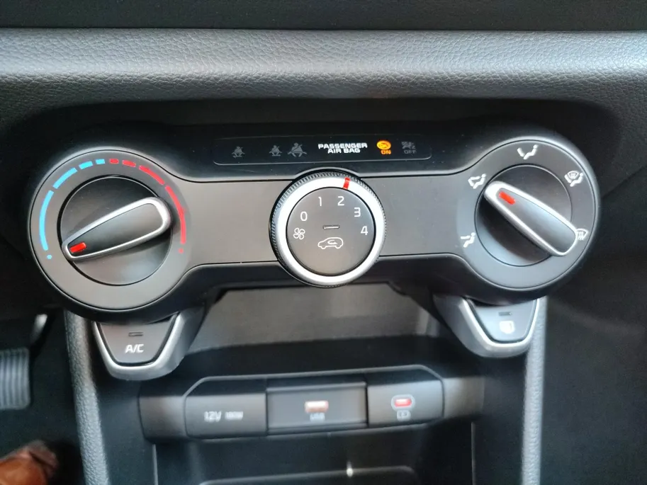 Kia Picanto 1.0 DPI DynamicPlusLine | Apple Carplay / Android Auto | Navigatiesysteem | Lichtsensor | Parkeersensoren + Camera Achter | Cruise Control | Rijstrooksensor + Correctie | 14' Lichtmetalen velgen