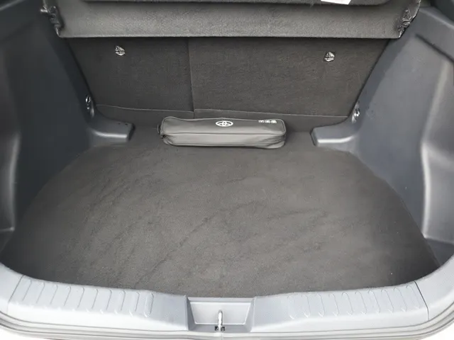 Toyota C-HR 1.8 Hybrid 140 Dynamic | Blindspot | Parkeersensoren V+A