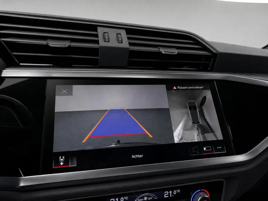 Audi Q3 45 TFSIe 245pk S edition · Trekhaak Wegklapbaar · 360 Camera · Lederen Bekleding · Adaptive Cruise Control · Apple/Android Car Play · Elek. Achterklep · Keyless · 19'' Inch ·
