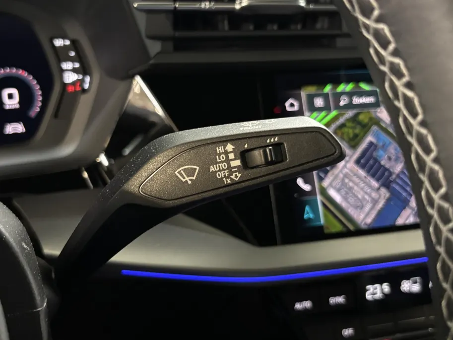 Audi A3 Limousine 110PK 30 TFSI S Edition Automaat | 1e eigenaar | Virtual Cockpit | Navi | Armsteun | Cruise Control | Zwarte Lichtmetalen Velgen | Apple CarPlay/Android Auto | Full LED koplampen | Keyless Entry |