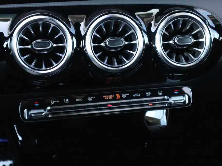 Mercedes-Benz A-Klasse 250 e Business Solution AMG