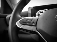 Volkswagen T-Roc Life First Edition 1.5 eTSI 116 PK 7 versn. DSG · Comfort pakket · Achteruitrijcamera ·