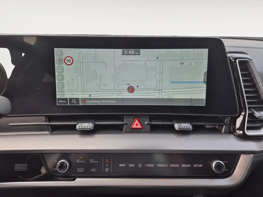 Kia Sportage 1.6 T-GDi Plug-in Hybrid AWD DynamicLine | Cruise Control | Climate Control | Camera | Navigatie | Stoelverwarming | Stuurverwarming | Elektrisch Verstelbare Bestuurdersstoel |