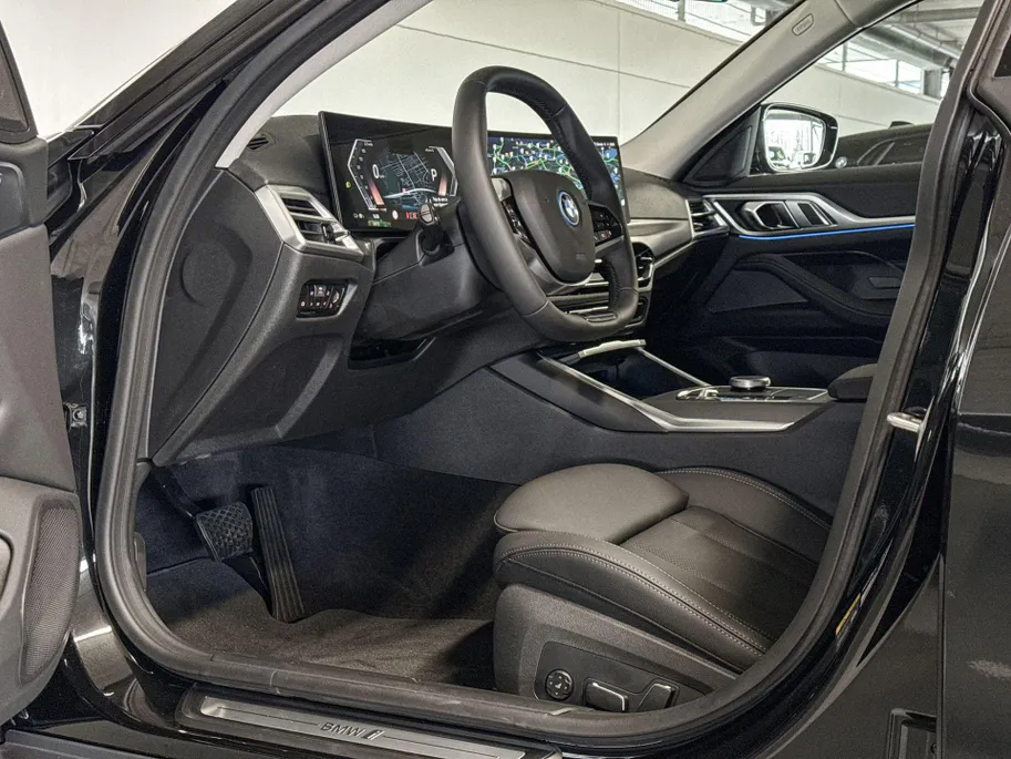 BMW i4 eDrive35 70 kWh