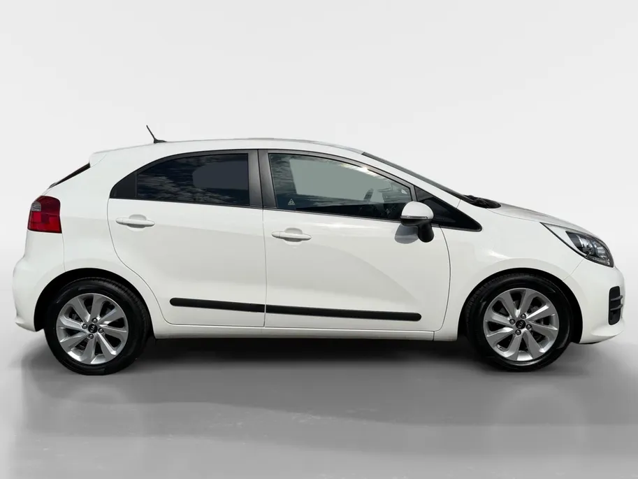 Kia Rio 1.2 CVVT ExecutiveLine Navigatie| Stoel verwarming| Camera| Lichtmetalen velgen| donker getint glas| Climate Control