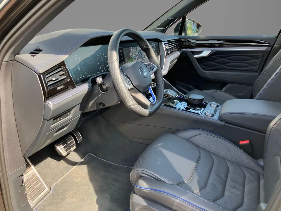 Volkswagen Touareg 3.0TSieHybrid 340kW/462PK 4MOTION R Edition · Panoramadak · Leder · DYNAUDIO · 360°Camera · Luchtvering · Garantie t/m 22-07-2030 of 100000km.