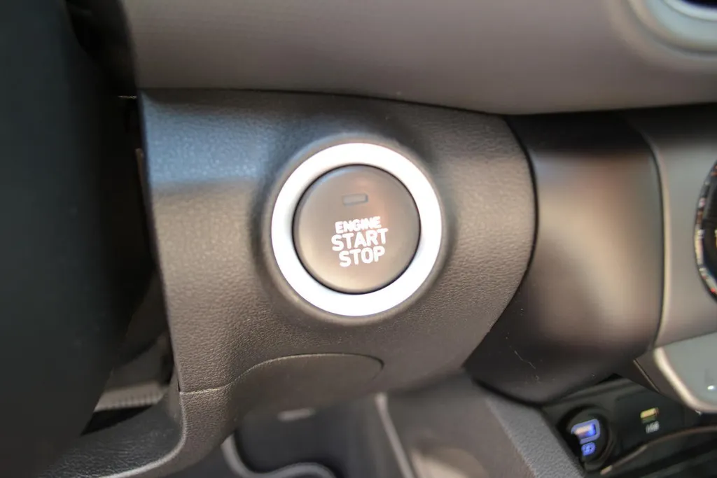 Hyundai Kona 1.6 GDI HEV FASHION|TREKHAAK|NAVI|CARPLAY|HEA