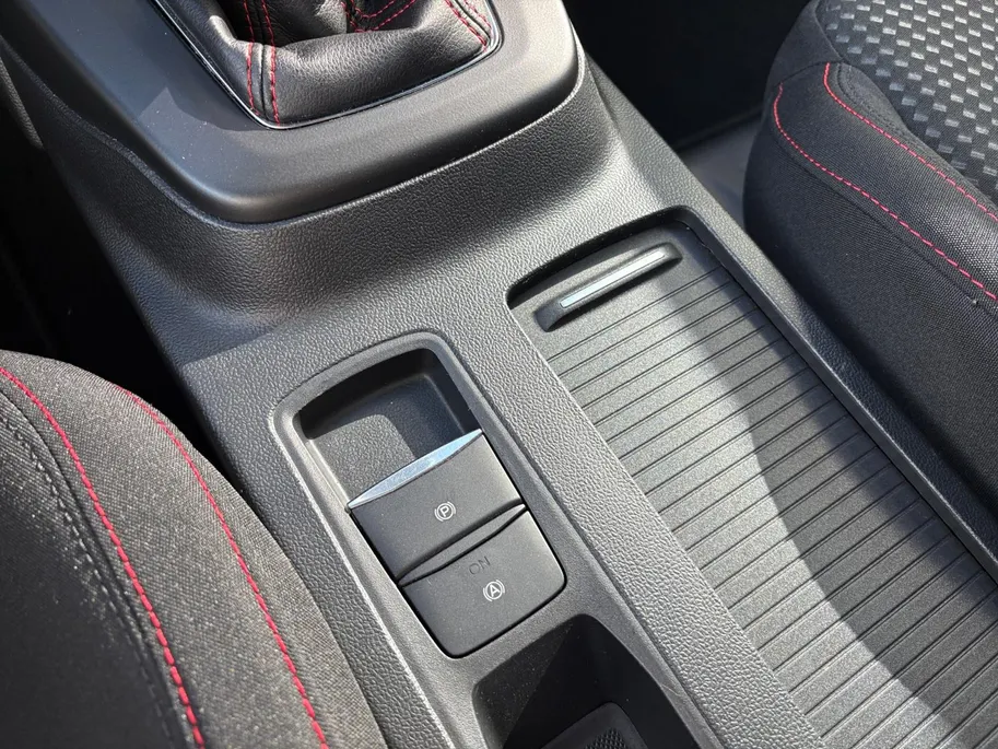 Ford Focus Wagon 1.0 EcoBoost Hybrid ST Line Apple Carplay/Android Auto| Winter Package| 12 maanden Bovag garantie|