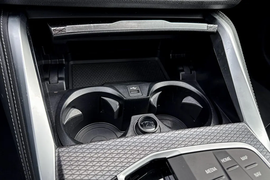 BMW i4 eDrive35 70 kWh