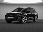 Audi Q3 1.5 200kW e-hybrid S edition 272 PK · Tech plus · Trekhaak Elek. wegklapbaar · Glazen panoramadak
