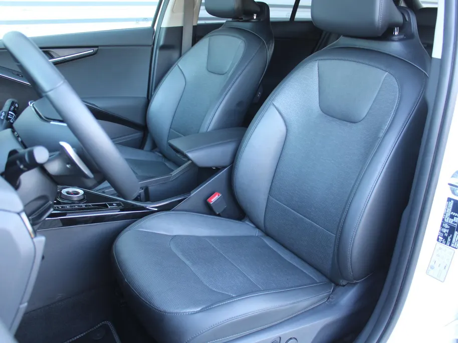 Kia Niro 1.6 GDi Hybrid ExecutiveLine | Camera | Leer | Schuifdak | Stoelverwarming+ventilatie | Elektr. stoelverstelling + achterklep | 18' LM | HUD |