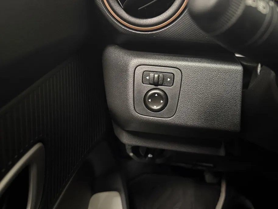 Dacia Spring Extreme 65 26.8 kWh AUTOMAAT CAMERA APPLE CARPLAY ANDROID AUTO HOGE INSTAP AIRCO CRUISE CONTROLE PAS 8000KM