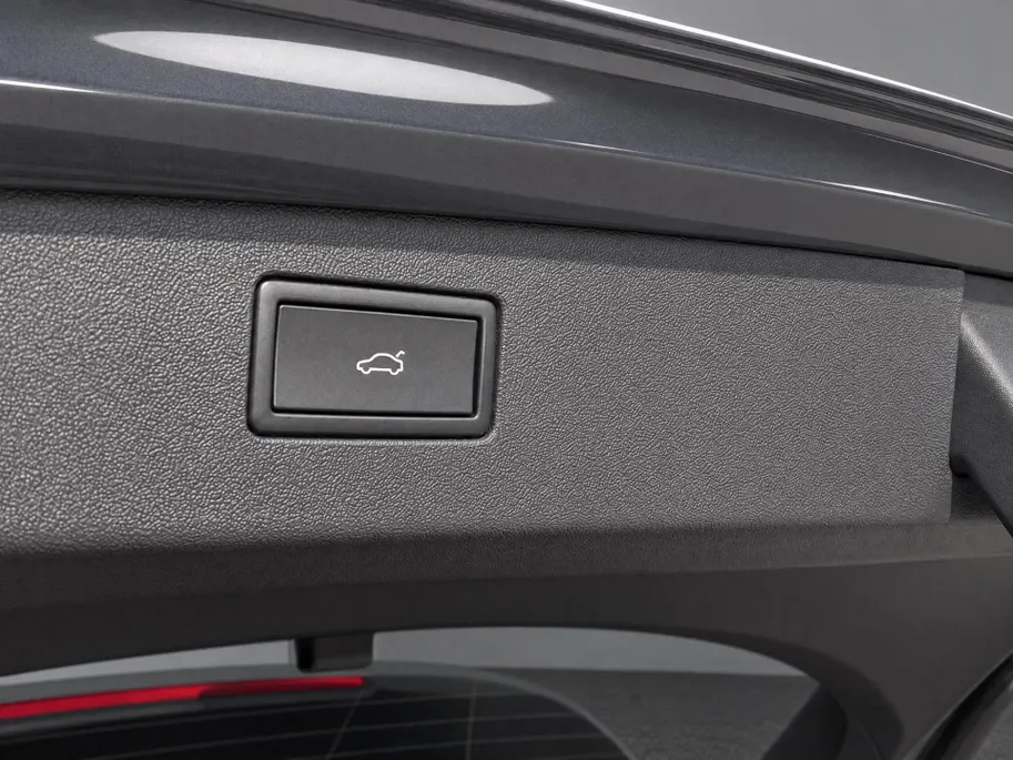 Volkswagen Tiguan 1.5eHybrid 200kW/272PK R-Line · Panoramadak · Trekhaak · 360°Camera + Parkeersensoren · Garantie t/m 20-07-2030 of 100000km.