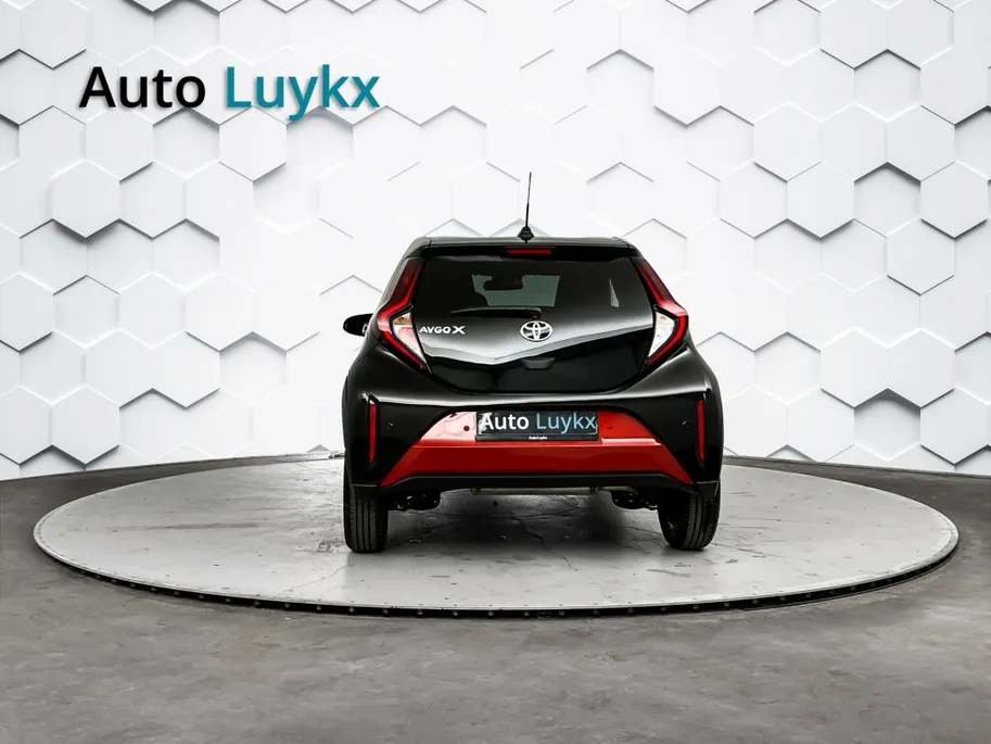 Toyota Aygo X 1.0 VVT-i S-CVT Pulse Plus Automaat | Keyless Entry | Parkeersensoren voor + achter | 17'' L.M. Velgen