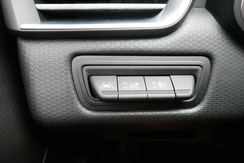 Renault Clio 1.0 TCe Intens *Navi+Camera*Climate*Cruise*Parkeersensoren*Groot Scherm*L.M. Velgen