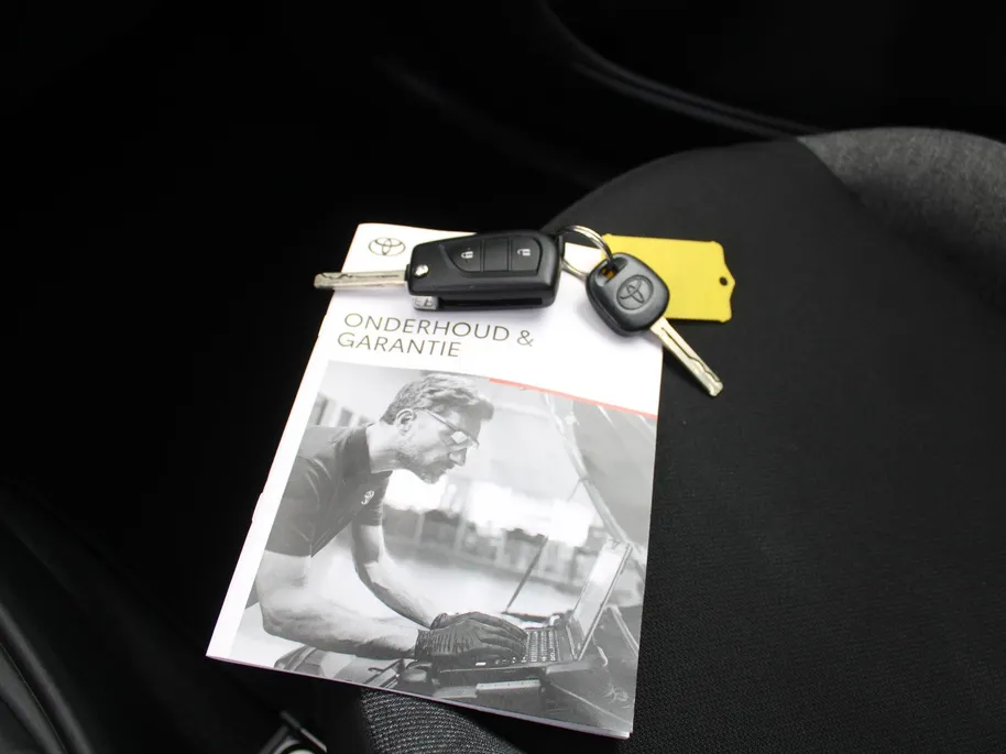 Toyota Aygo X 1.0 VVT-i MT Play | All season 17' | Apple carplay/Android auto | Cruise | Airco | Camera |