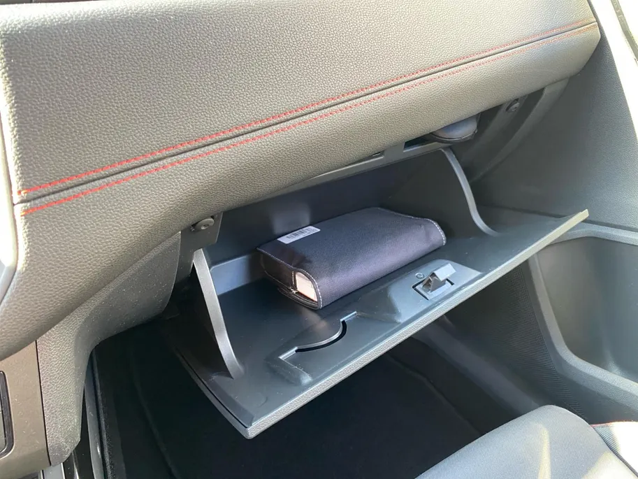 SEAT Arona 1.0 TSi 116pk FR Business Intense Trekhaak | CarPlay | Navi | Cruise | Two-Tone | Clima | Camera | Etc.