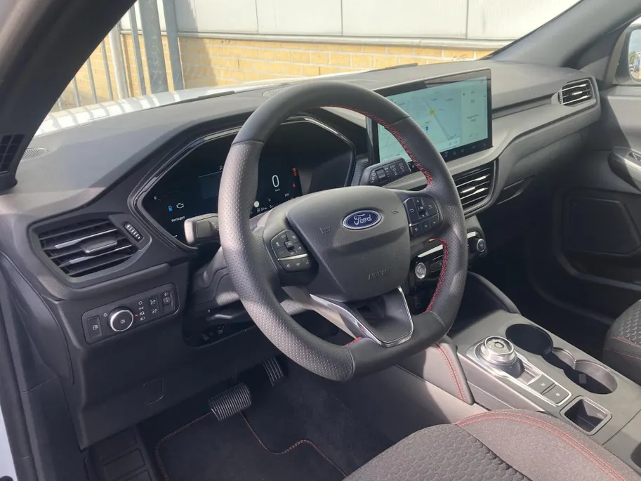 Ford Kuga 2.5 PHEV ST-Line 243 pk 360 graden camera - Elektisch wegklapbare trekhaak - Winter Pack - BLISS