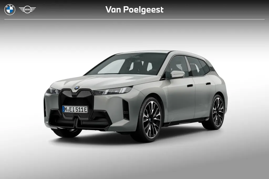 BMW iX xDrive45 101 kWh