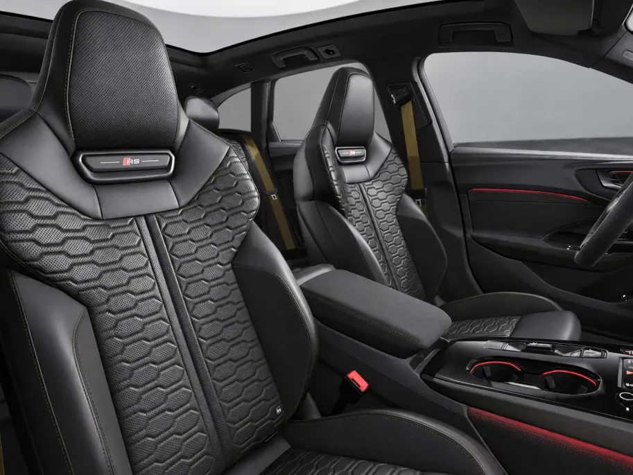 Audi RS5 Avant e-hybrid quattro 639 PK · Audi Sportpakket · Keramisch · Optiekpakket Carbon · Trekhaak
