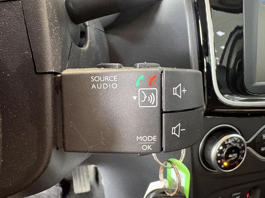 Dacia Sandero 0.9 TCe Tech Road 90 PK