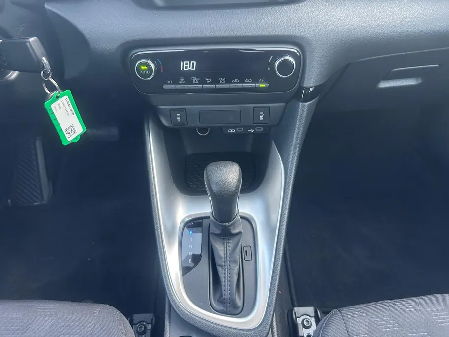 Toyota Yaris 1.5 Hybrid 115 | STUUR-STOEL VERWARMING | CAMERA | APPLE CAR PLAY | GARANTIE |