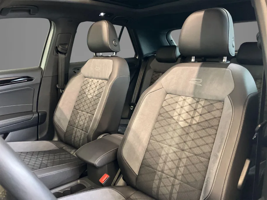 Volkswagen T-Roc 1.5TSI/150PK DSG R-line · Panoramadak  · Camera · Apple/Android Car Play · Navigatie