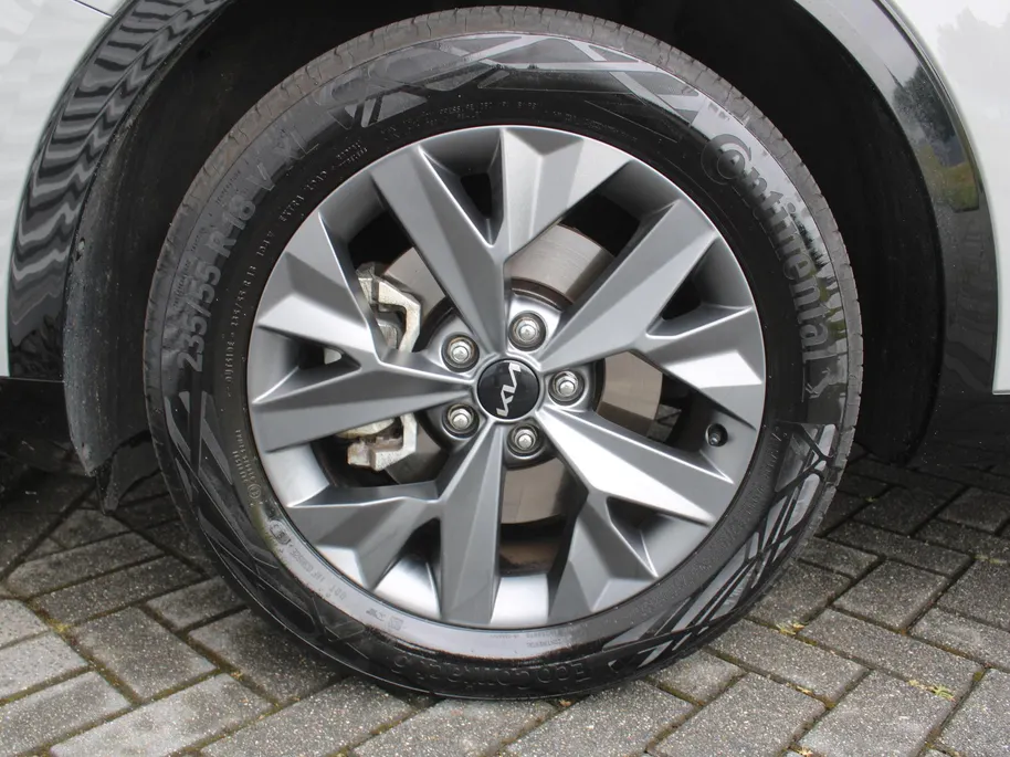 Kia Sportage 1.6 T-GDi Hybrid Dark Edition | Stuur-/stoelverwarming v+a | Camera | Elek. stoelverstelling | 18' LM | Cruise adapt. | Navi | Clima | Half leer/suède |