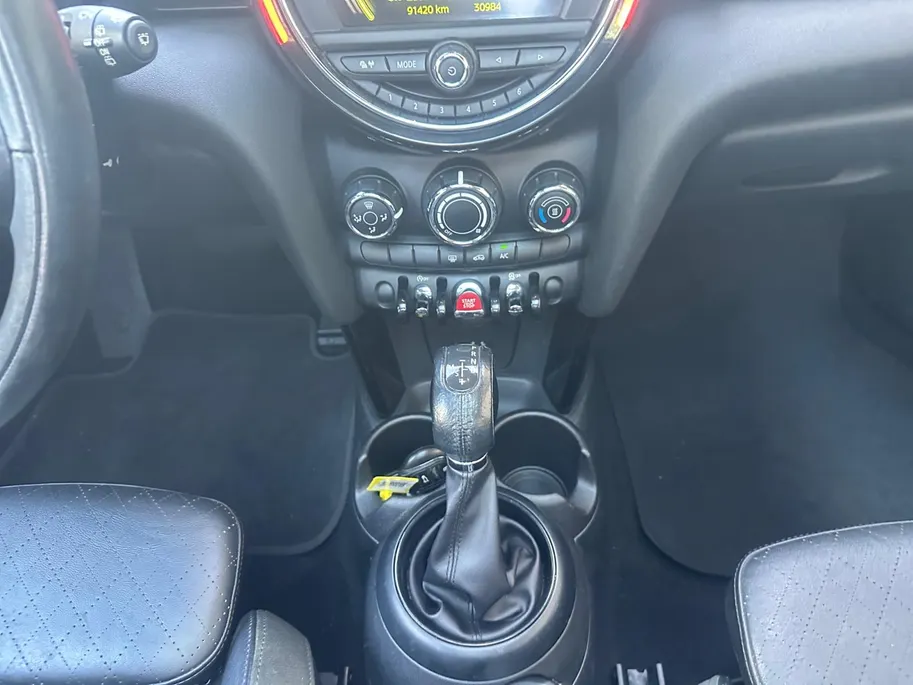 MINI 5-Deurs 1.5 Cooper Business | Pano | Automaat | Cruise | Navi |