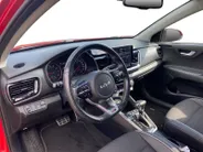 Kia Stonic 1.0 T-GDi MHEV GT-PlusLine | AUTOMAAT | Climate control | Dodehoekdetectie | Stoelverwarming en ventilatie | 17 inch lichtmetalen velgen | Navigatie | Parkeercamera | Elek.  schuif/kanteldak |