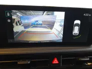 Kia EV6 Light Edition 63 kWh Nieuw model | Navi | Stoelverwarming vόόr en stuurwielverwarming | Achteruitrijcamera | Fabrieksgarantie t/m 30-4-2032 + 3x 1 jaar* | NAP
