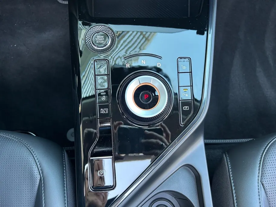 Kia Niro 1.6 GDi Hybrid DynamicPlusLine | Apple Carplay / Android Auto | Navigatiesysteem | Stoel + Stoelverwarming | Licht + Regensensor | Elektrisch bedienbaar Schuif / Kanteldak | Elektrisch Bedienbare Achterklep | Cruise Control Adaptief | Rijstrooksensor + Co