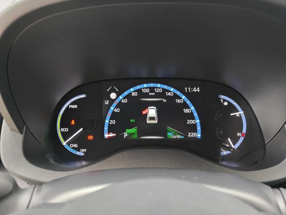 Toyota Yaris Cross 1.5 Hybrid Launch Edition | Slechts 12.000 km! | JBL Audio | Head-Up Display | Adaptieve Cruise Control | Camera | Keyless Entry | Stoel- & Stuurverwarming
