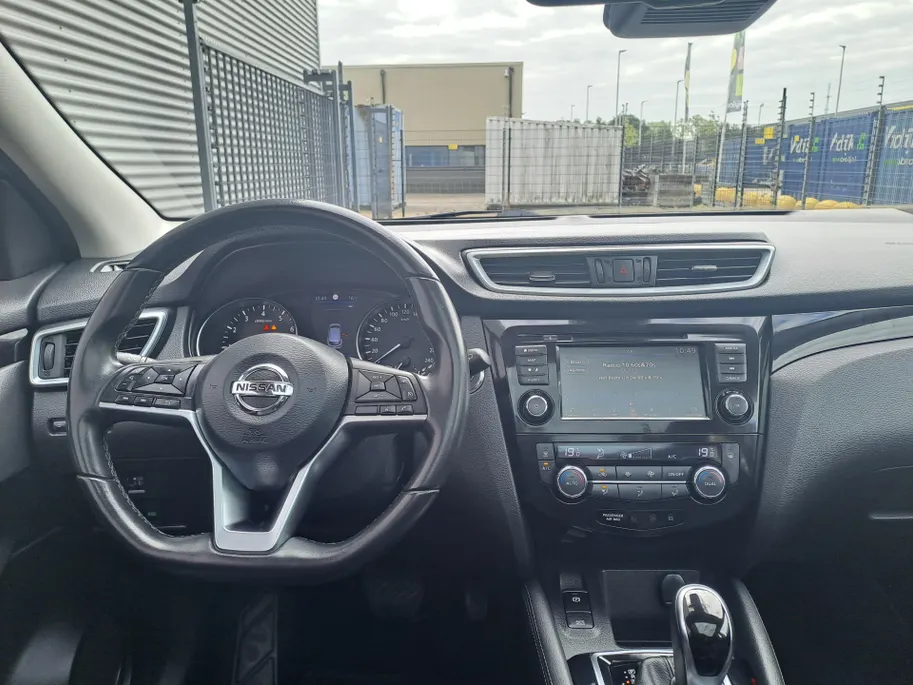 Nissan QASHQAI 1.3 DIG-T Design Edition | Automaat | Trekhaak | Pano Dak | Navi | Cruise | Camera | Apple Carplay/Android Auto | Stoel verrw.