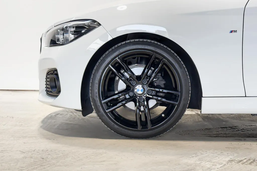 BMW 1 Serie 3-deurs 118i Steptronic Edition