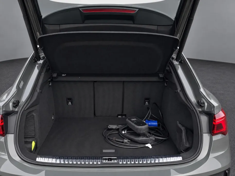 Audi Q3 Sportback 45 TFSIe 180kW/245PK S Edition · Trekhaak · Apple/Android Car Play · Drive select · Garantie t/m 10-03-2027 of 100.000km