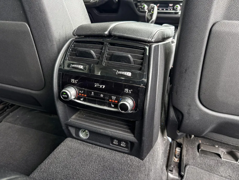 BMW 5 Serie Sedan 540i High Executive