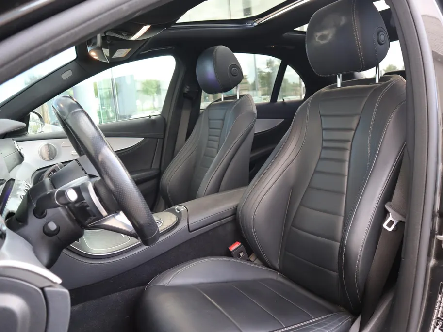Mercedes-Benz E-Klasse 300 e AMG Line l Trekhaak l Panoramadak l Keyless l stoelverwarming